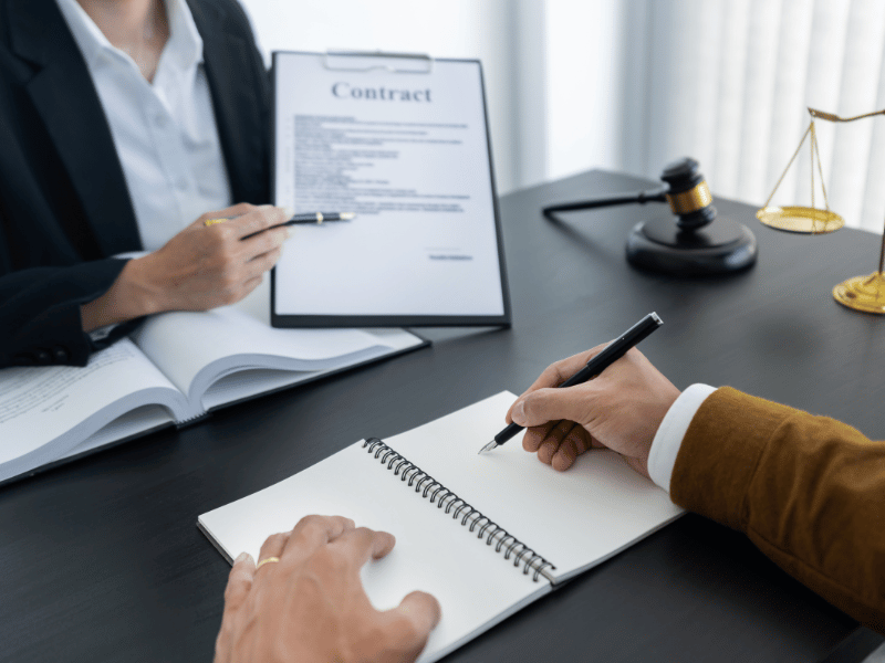 Đọc kỹ toàn bộ nội dung hợp đồng